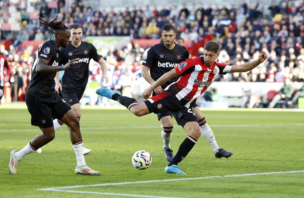 Nhận định soi kèo Grimsby Town vs Brentford lúc 02h45 ngày 29/10/2025